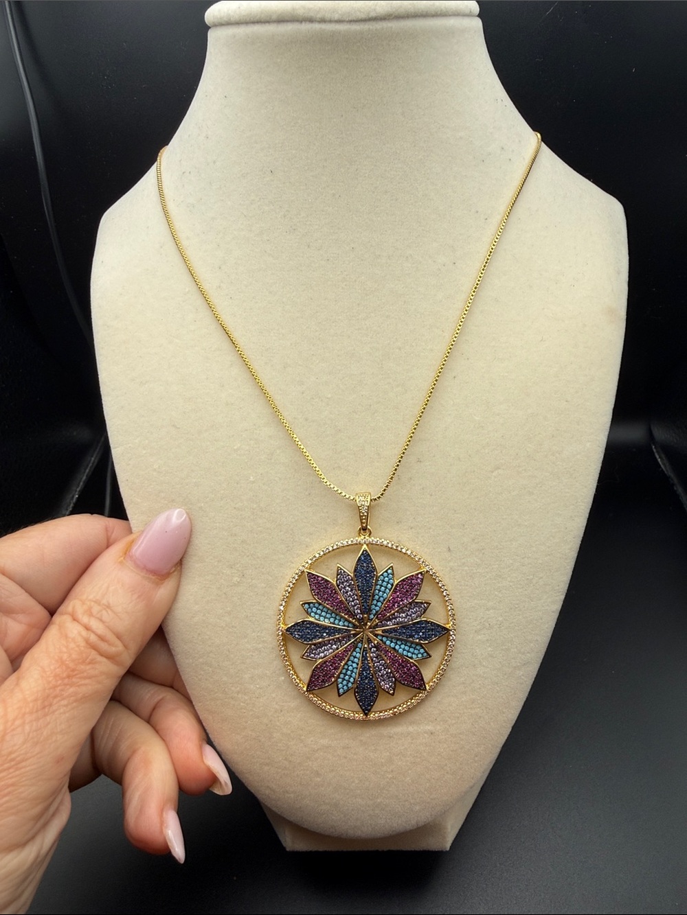 Adina Eden stunning Gold Multi-Color Floral Pendant Necklace - Women Jewelry nwt